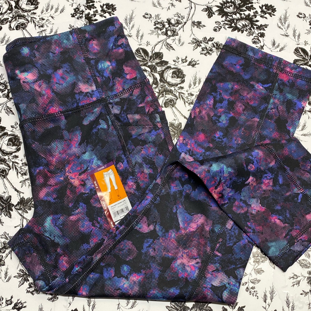 * Avia small capri Leggings print water color pattern new